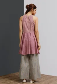 Set of 2: Onion Pink Hand-Block Printed Short Kurti With Grey Hand-Block Stripe Printed Palazzo image 4