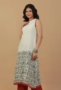 Off-White Sleeveless Block Printed Cotton Kurta image 2