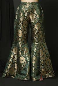 Set of 3 : Green Velvet Phiran With Green Banarsi Brocade Skirt and Contrast Velvet Odhani image 5