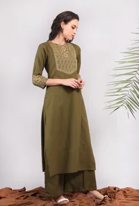 Set of 2: Olive Green Kantha Long Kurta with Solid Palazzo Pants image 3