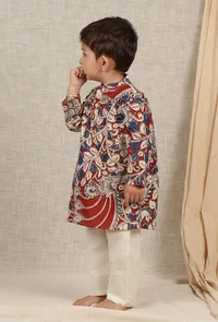 Set Of 2: Ranav Maroon & Beige Cream Kalamkari Printed Cotton Kurta & Off-white Pyjama image 3