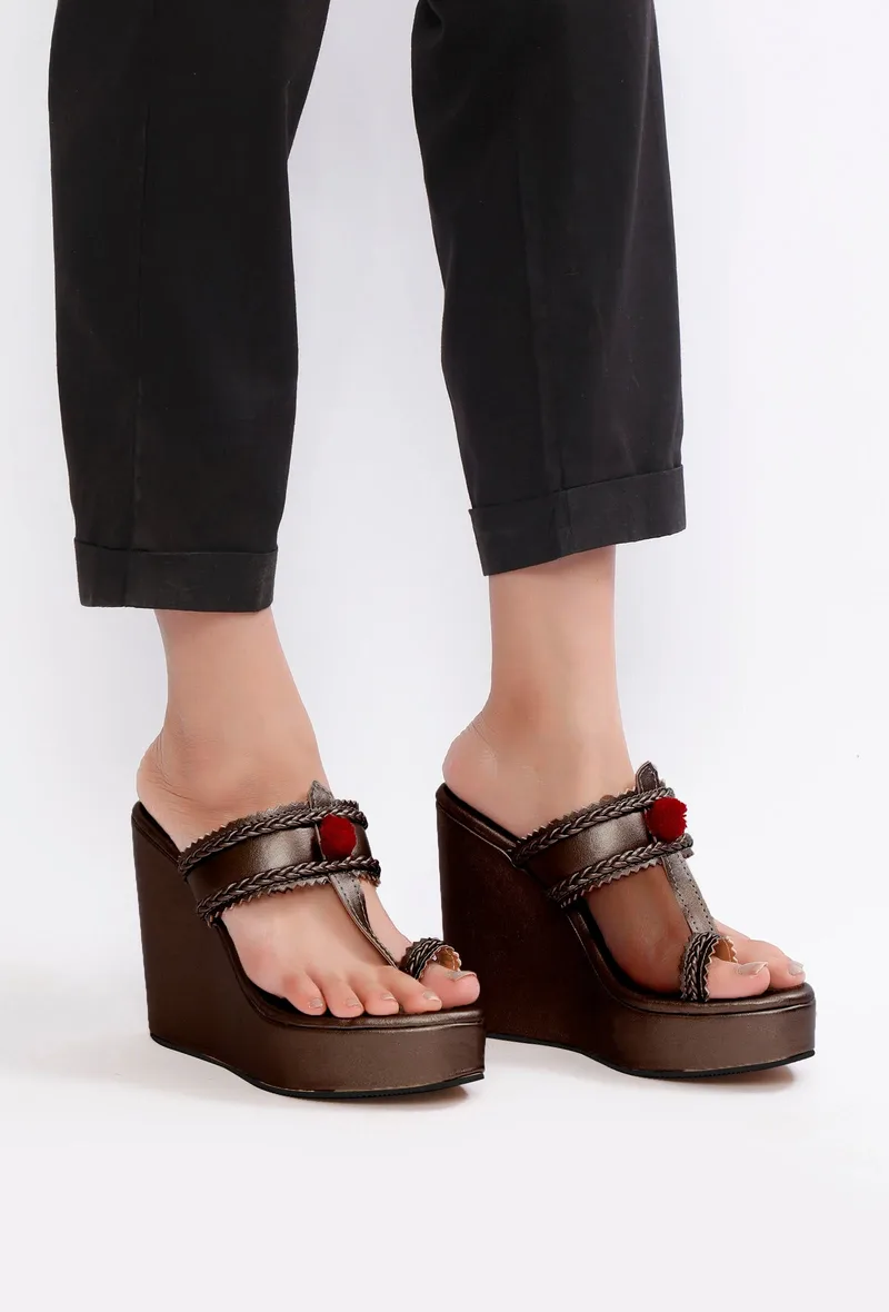 Refined Rose Gold Kolhapuri Inspired Wedges