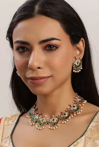 Kemp Jewellery Set In Chand Shape With Stud Earrings In Antique Finish image 1