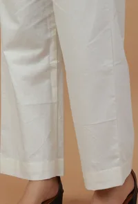 Set of 2: White Hand Block Printed Tiered Kurta with Solid White Straight Pants image 5