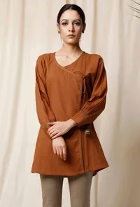 Set of 2: Narangi Angrakha Cotton Top & Saleti Slub Pants image 2