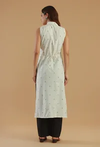 Off-White Printed Sleeveless Collared Button-Down Cotton Kurta image 4