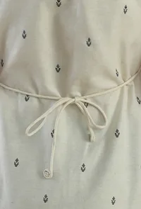 Off-White Printed Sleeveless Collared Button-Down Cotton Kurta image 6