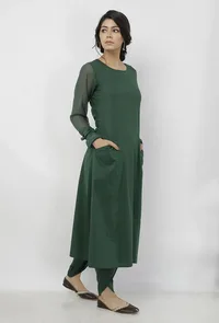 Set of 2: Irvin Plain Bottle Green Cotton A line Kurta with chooridaar kota sleeves and Plain Bottle Green Cotton Dhoti image 3
