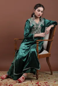 Set Of 2: Samza Emerald Green Velvet Tilla Embroidered Phiran Kurta & Palazzo image 1