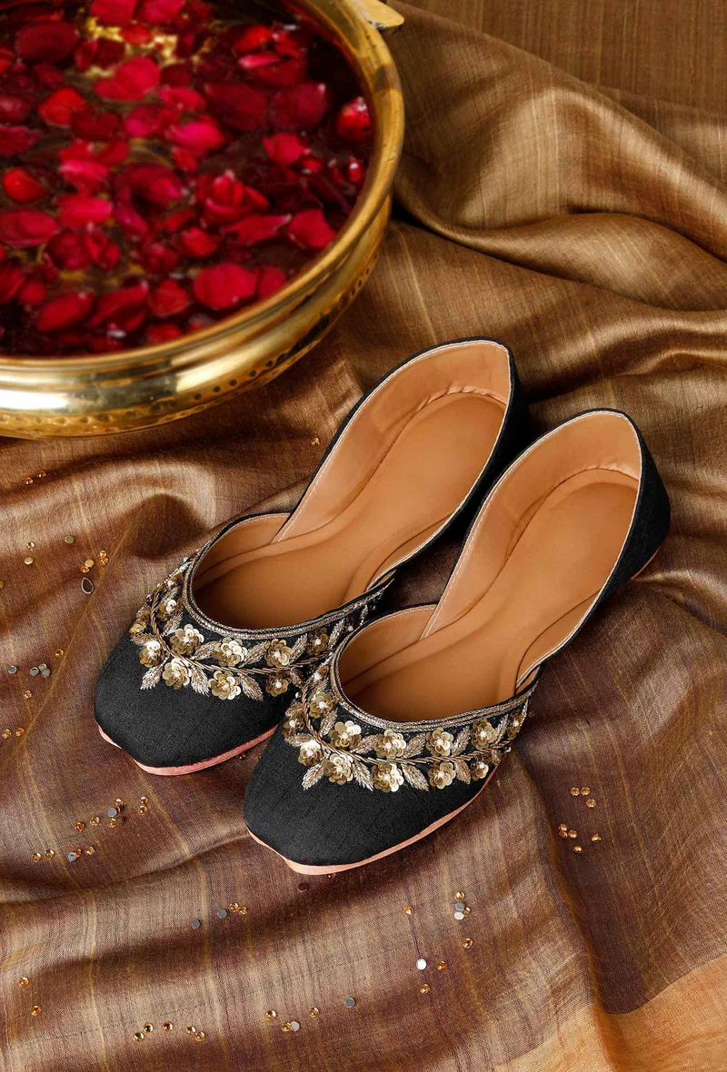 Black Sitara Silk Juttis