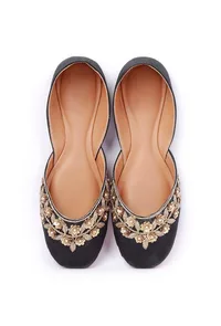 Black Sitara Silk Juttis image 2