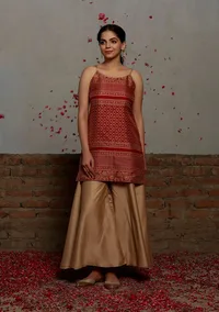 Set Of 2: Red Kalamkari A Line Short Kurta With Palazzo Pants image 1