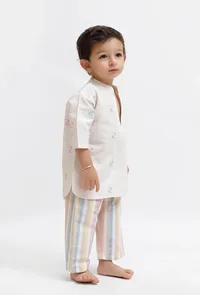 Set Of 2: White Dobby Kurta and Striped Pant image 2