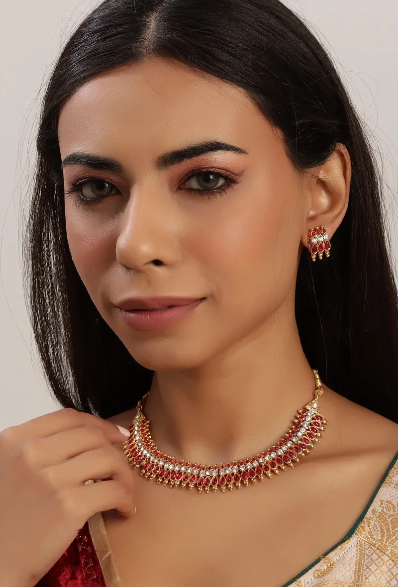 Elegant Antique Necklace And Stud Earrings