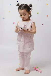 Set of 2 : Bella Pink Floret Handblock Printed Gathered Cut sleeves Kurta and Plain Cotton Elastic Pants image 2