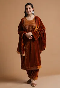 Set Of 3: Rusty Red Kashmiri Tilla Embroidery Phiran With Pant and Dupatta-Free Size image 1