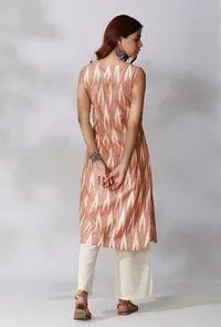 Set Of 2- Brown Ikkat Straight Kurta with White Cotton Straight Pants With Pockets image 4