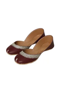 Maroon Embroidered Cruelty-Free Leather Juttis image 3