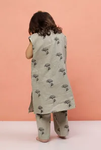 Set of 2 : Grey Cotton Slub Block Printed Short Kurta and Block Printed Pants image 3