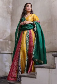 Green Silk Organza Dupatta With Green Banarasi Jacquard Border image 2