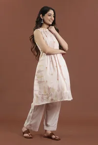 Set of 2: Printed Cotton Sleeveless Kurta with Pant image 2