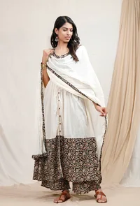 Set of 3: White Kalamkari Kurta, Pallazos and Off white Dupatta image 2