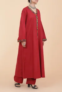 Cherry Red Loose-Fit Handwoven Kullu Patti Detailed Cashmilon Kurta image 3