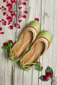 Dilbaro Dupion Silk Juttis image 1