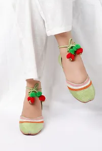 Dilbaro Dupion Silk Juttis image 2