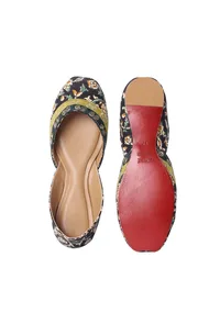 Prussian Blue Multi-colored Kalmkari Jutti image 2