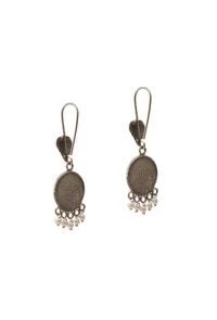 Regal Victoria Coin Earrings image 3