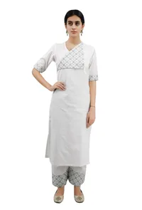 White Cotton Kurta With Green Kantha Embroidery image 2