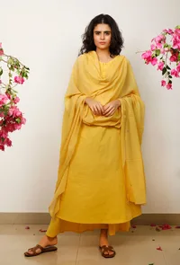 Set of 3: Yellow Solid flared sleeveless Cotton Kurta with Kota Dupatta and Solid Cotton Pants image 2