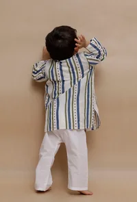 Set of 2: Off-White Multi Color Striped Kurta with off-white Pant image 3