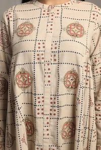 Set of 2: Ecru Hand block Printed Bust-side Gathered Tunic Dress with Ecru straight fit narrow pants image 6