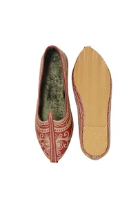 Red Zari Aari Embroidered Juttis image 3