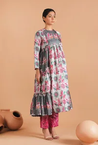 Aashna Allover Kalamkari Tier Kurta image 2