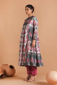Aashna Allover Kalamkari Tier Kurta image 3