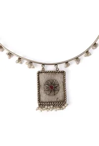 Elegant Oxidized White Bead Hasli image 3