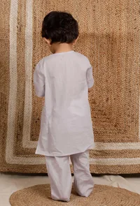 Set Of 2: Light Grey Mul Mul Kurta With Light Grey Pant image 3