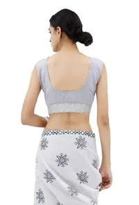 Sleeveless Blouse With Cotton Thread Stitch Lines image 3