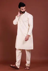 Set of 2 - Off white Buti Malmal Kurta Pyjama Set image 4