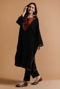 Black Kashmiri Sozni Embroidery Phiran-Free Size image 3