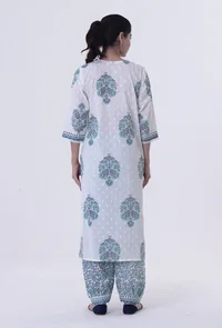 Set Of 2: White Cotton Kurta With Pant image 3