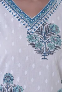 Set Of 2: White Cotton Kurta With Pant image 5