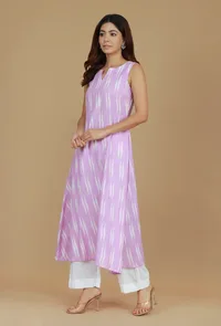 Set of 2 Lavender Ikat Sleeveless Kurta with Solid White Pants image 2