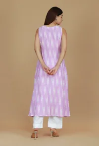 Set of 2 Lavender Ikat Sleeveless Kurta with Solid White Pants image 3