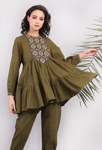 Olive Green Kantha Embroidered Short Tier Kurta image 3