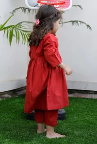 Set Of 2: Scarlet Red Cotton Kurta And Red Pant image 3