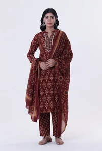 Set Of 3: Red & Multicolor Cotton Block Printed Kurta, Pant & Dupatta image 1